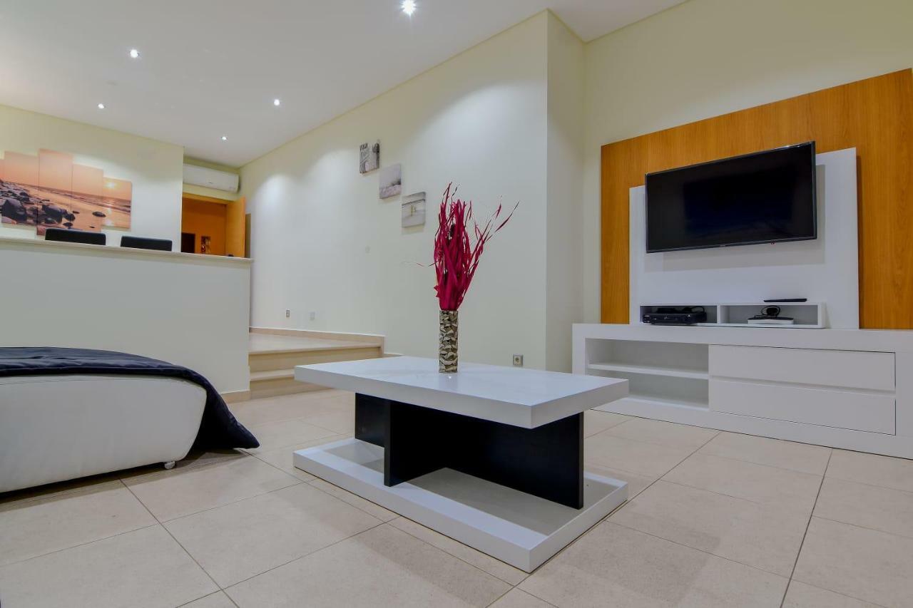 Villa Stunning With Pool Albufeira